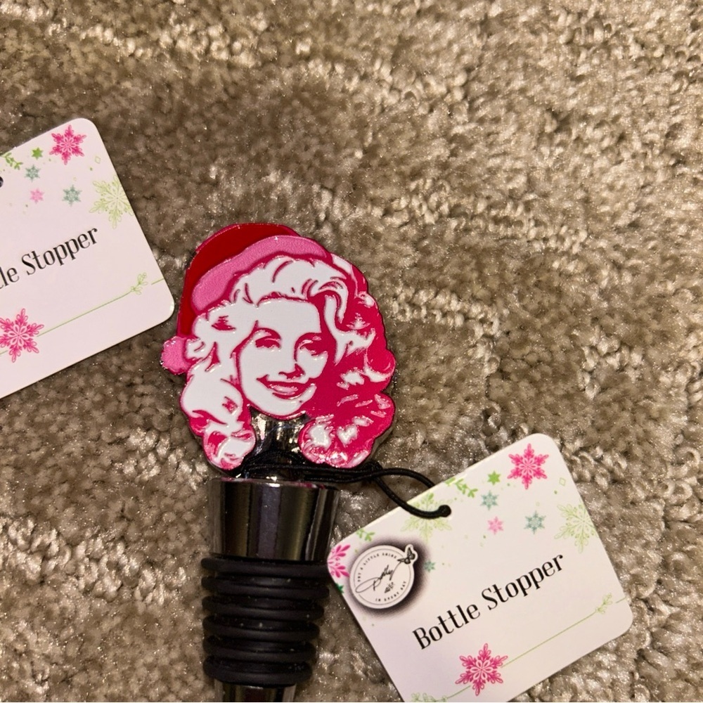 Dolly Parton Set Of 2 Christmas Wine Bottle Stoppers - Picture 3 of 3